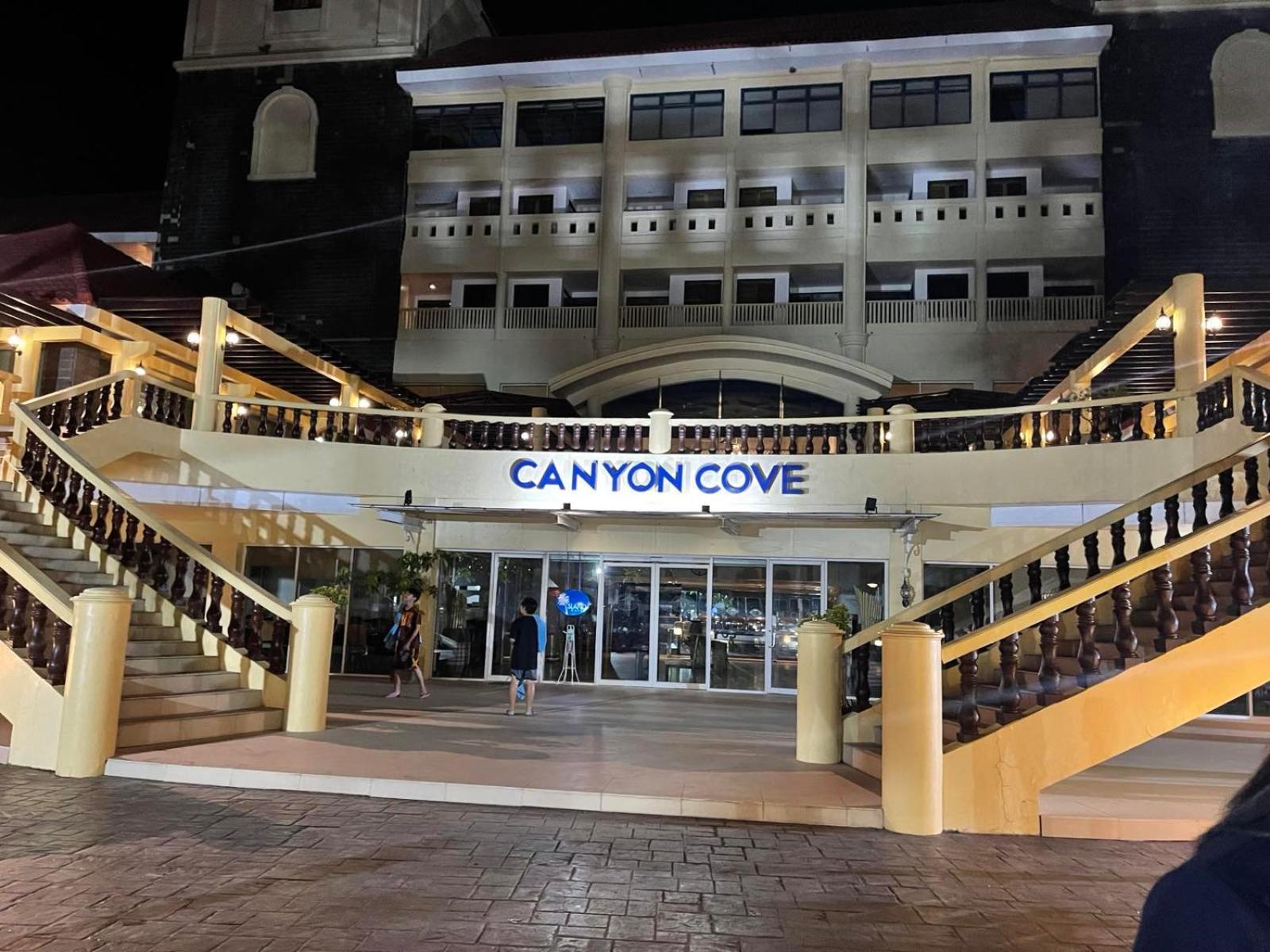 Canyon Cove Hotel And Spa Nasugbu Esterno foto